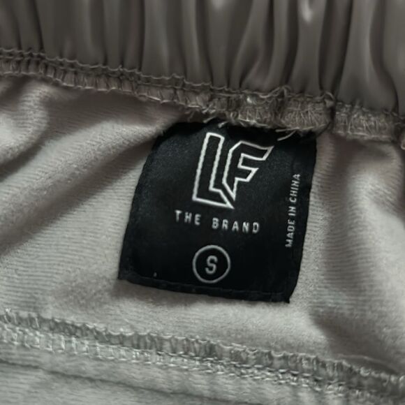 LF the brand Gray Elastic Waistband Skirt size small - Picture 4 of 8